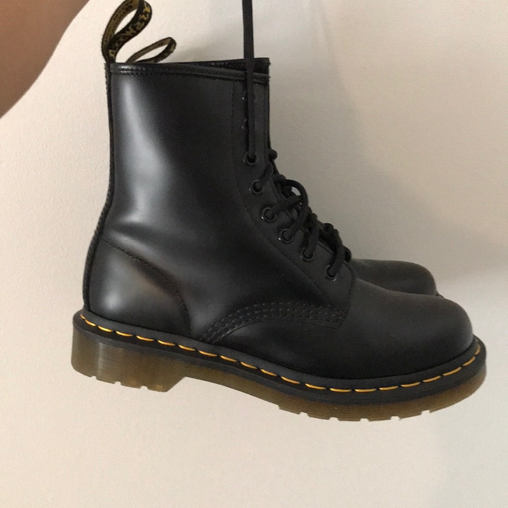 DOC MARTENS. Size 6!!!!!